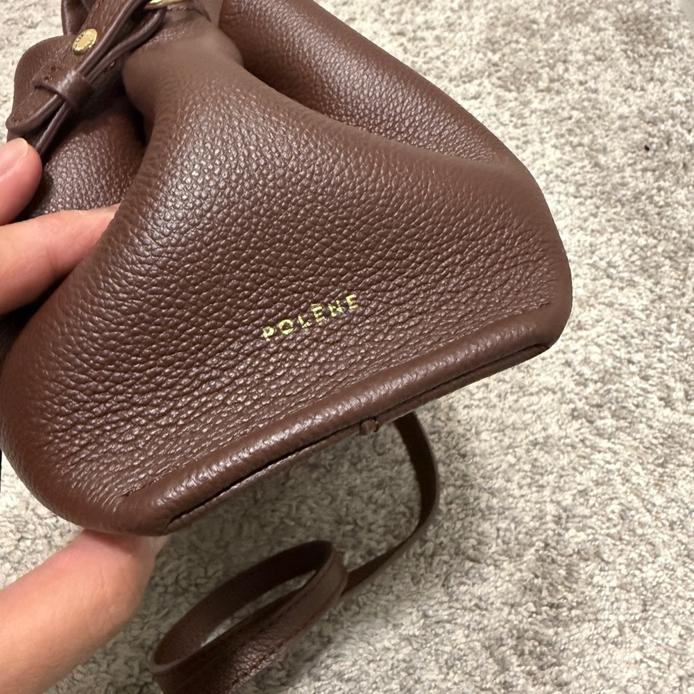 Elegant Brown Leather Handbag - Picture 9 of 10